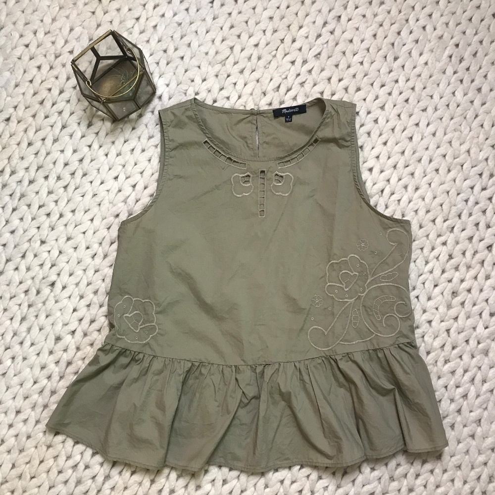 ✨HP✨ Madewell Embroidered Peplum tank top - khaki